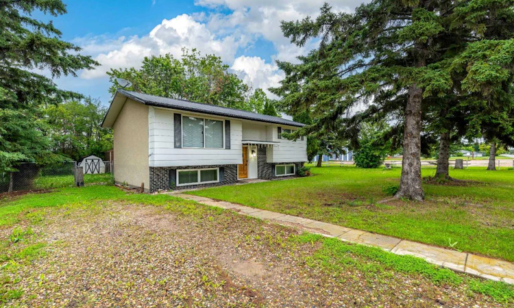 108 3 Avenue W