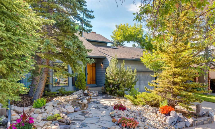 224 Edgedale Drive NW