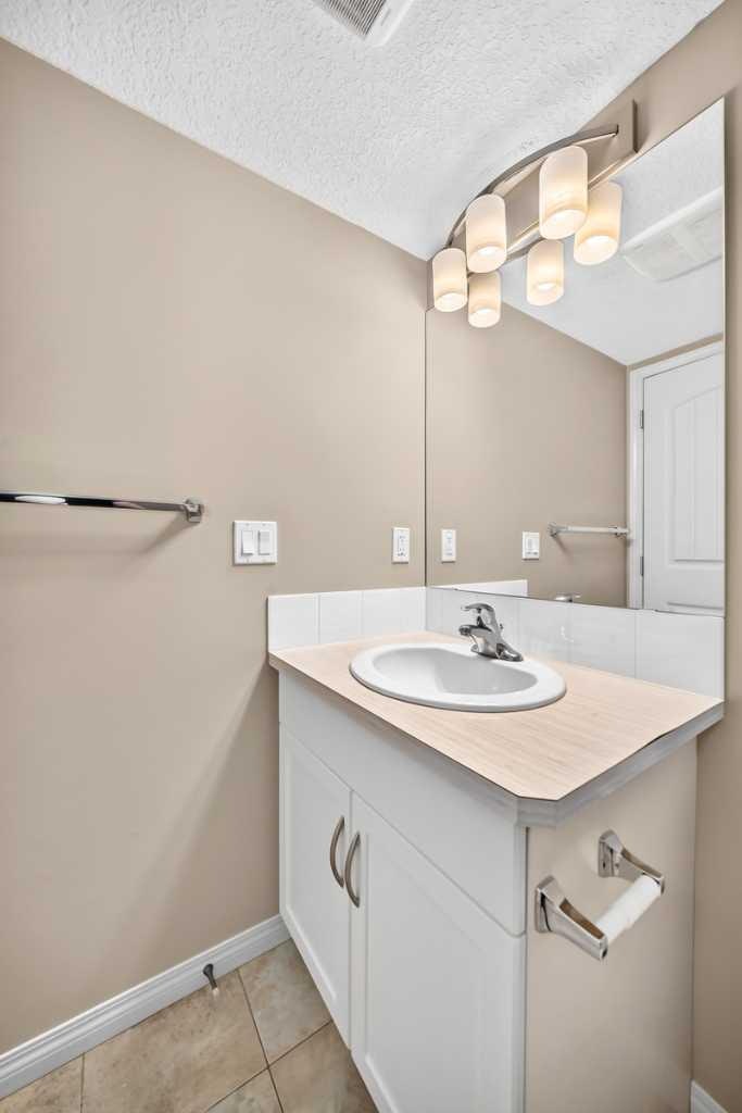 106-304 Cranberry Park SE, Calgary, AB, T3M 1W2 - 33