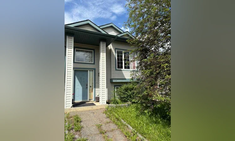 112 Parry Crescent