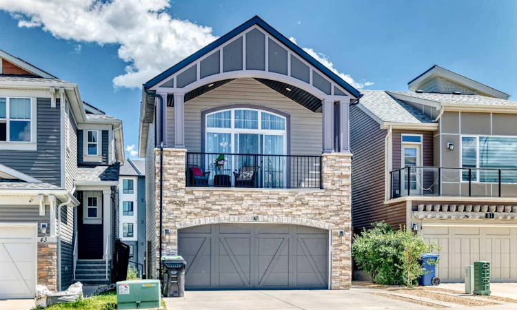 47 Sage Bluff Mews NW