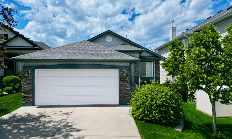 106 Arbour Ridge Close NW