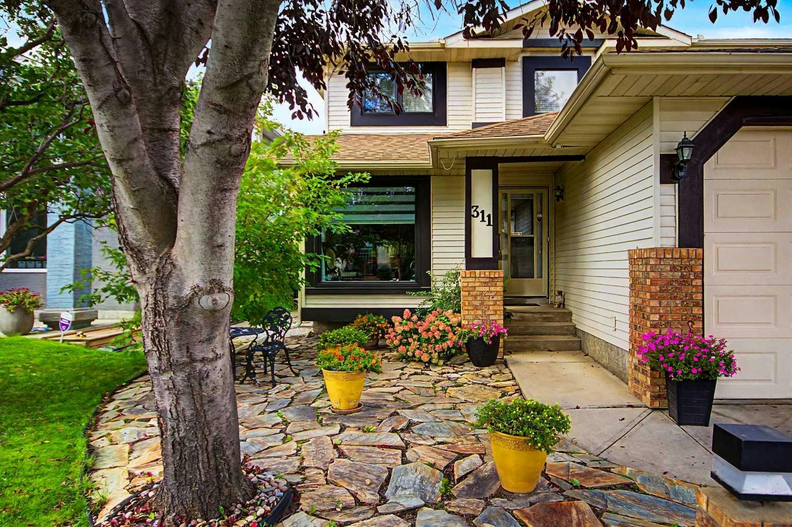 311 Douglasbank Green SE, Calgary, AB, T2Z 1V7