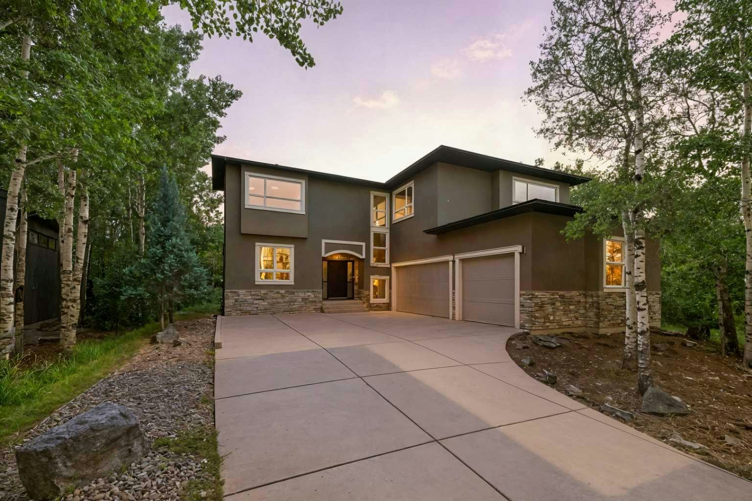 62 Posthill Drive SW, Calgary, AB, T3M 0A8