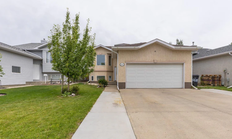 568 Heritage Boulevard W