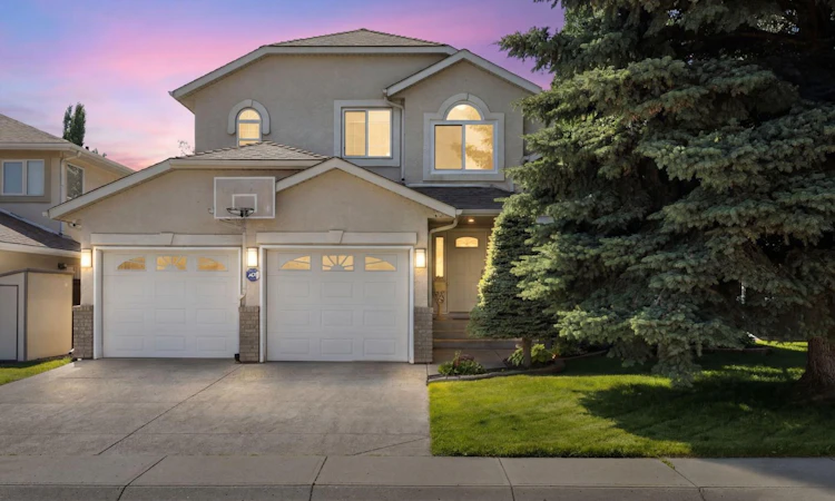 51 Mckenzie Lake Crescent SE