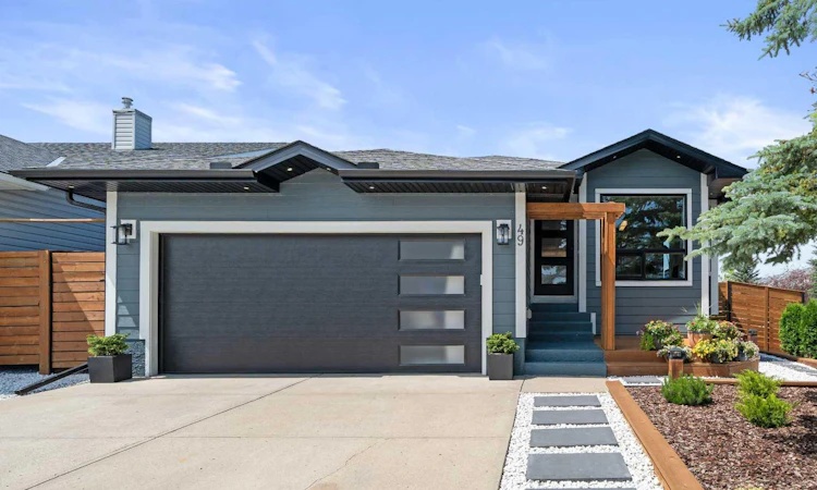 49 Sunlake Road SE