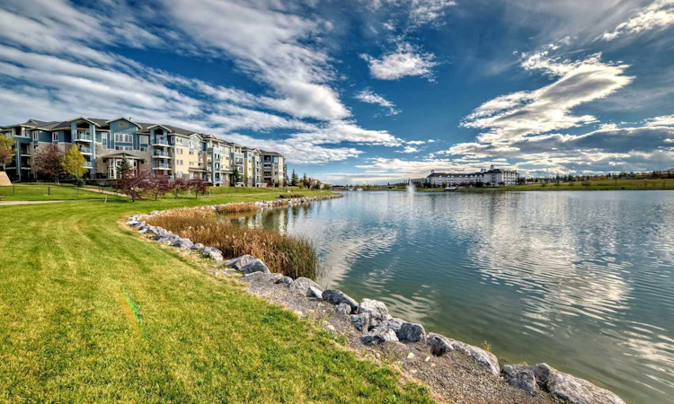 110-108 Country Village Circle NE