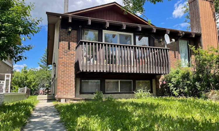 153 Bergen Crescent NW