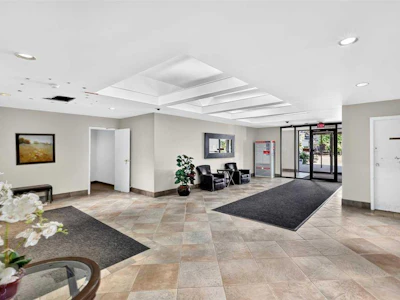 204-1011 12 Avenue SW - 2