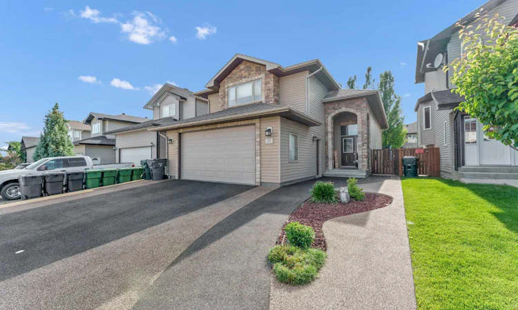 30 Vista Close SE