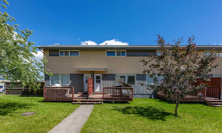 25-126 Hardisty Avenue