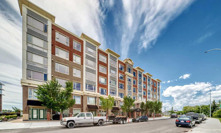 201-35 Inglewood Park SE