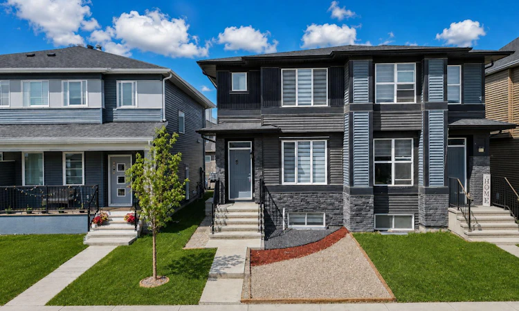 21 Corner Glen Row NE
