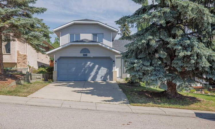 208 Macewan Valley Road NW