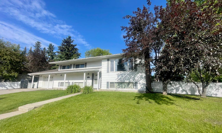 5301 15 Ave
