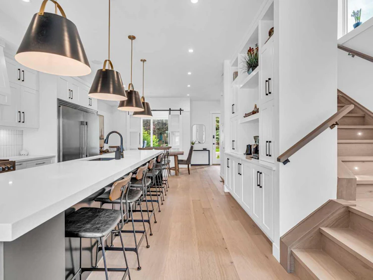 2032 37 Avenue SW, Calgary, AB, T2T 2H5 - 7