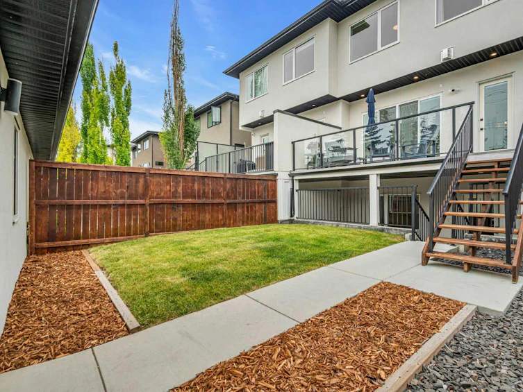 2032 37 Avenue SW, Calgary, AB, T2T 2H5 - 47