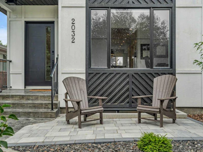 2032 37 Avenue SW - 2