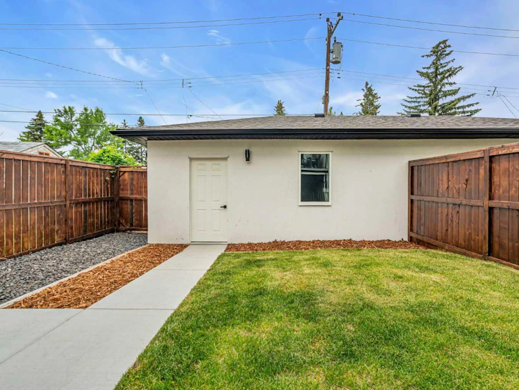 2032 37 Avenue SW, Calgary, AB, T2T 2H5 - 46