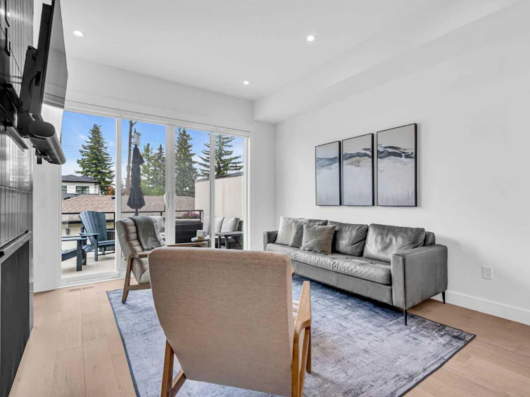 2032 37 Avenue SW, Calgary, AB, T2T 2H5 - 14