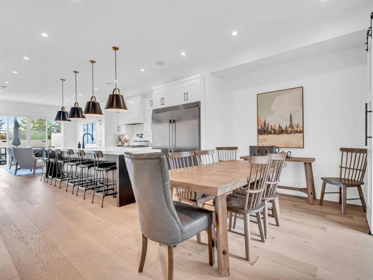 2032 37 Avenue SW, Calgary, AB, T2T 2H5 - 3