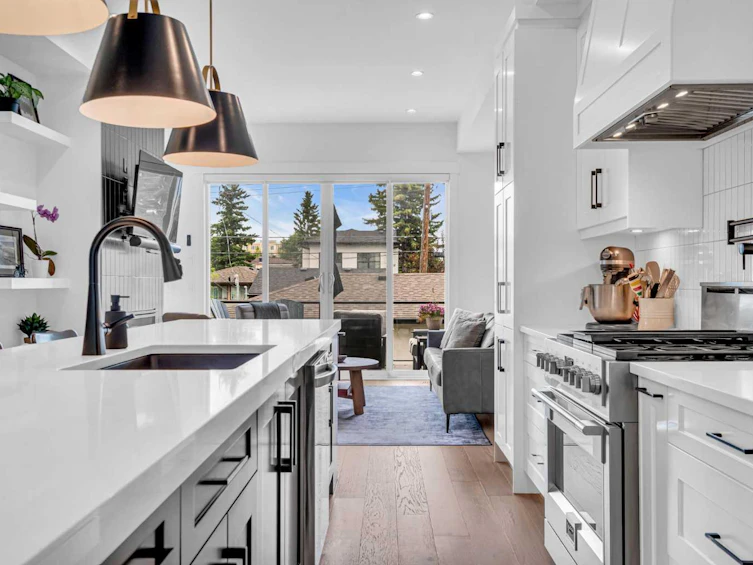 2032 37 Avenue SW, Calgary, AB, T2T 2H5 - 11