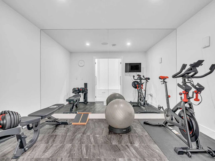 2032 37 Avenue SW, Calgary, AB, T2T 2H5 - 40