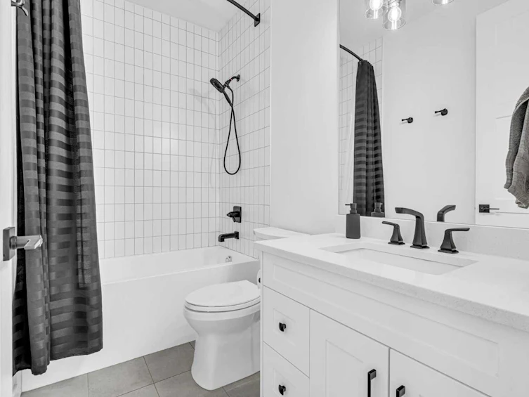 2032 37 Avenue SW, Calgary, AB, T2T 2H5 - 34