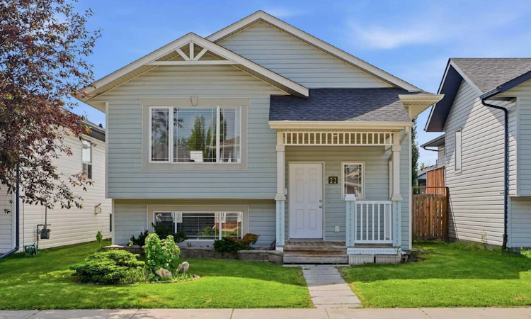 22 Lanterman Close