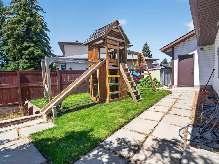 51 Millbank Court SW, Calgary, AB, T2Y 2C9 - 35
