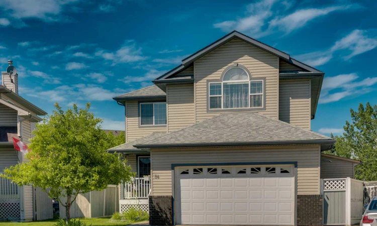 84 Willowbrook Crescent NW