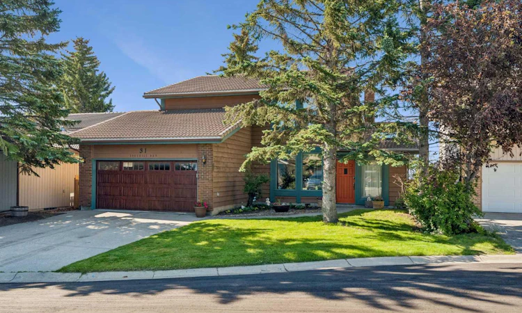 31 Edgehill Bay NW