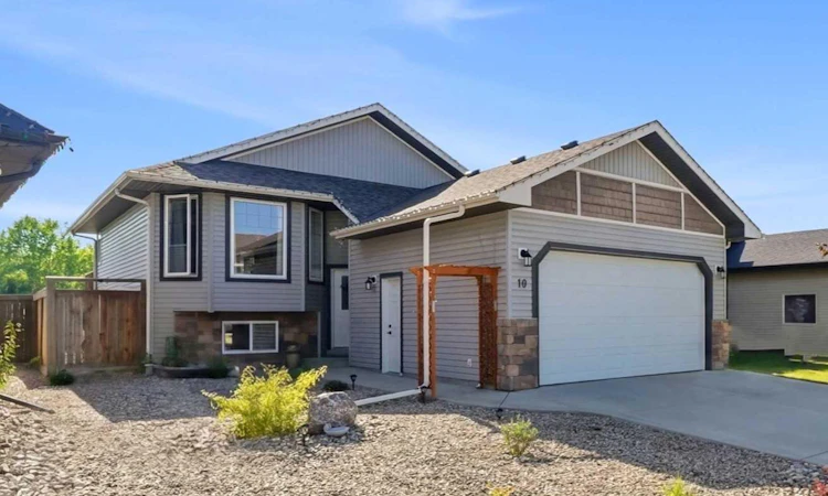 10 Sparrow Close