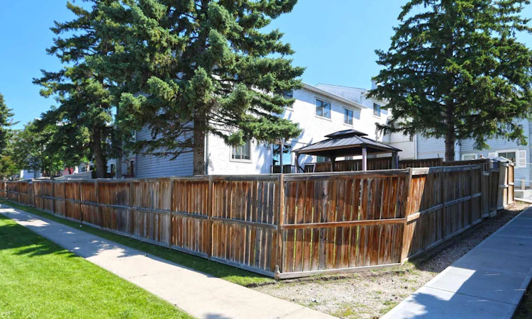 205-310 Falconridge Crescent NE