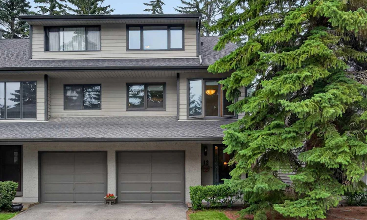 12-140 Point Drive NW