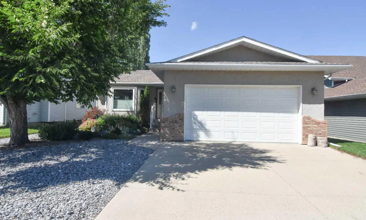 254 Maple Grove Crescent