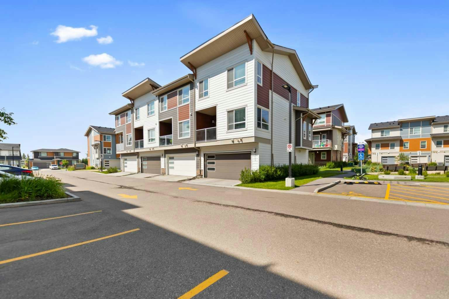 209 Harvest Hills Common NE, Calgary, AB, T3K 2M7
