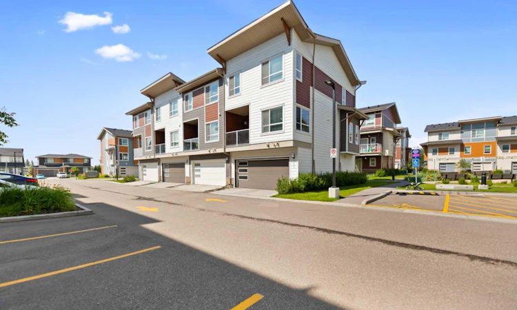 209 Harvest Hills Common NE