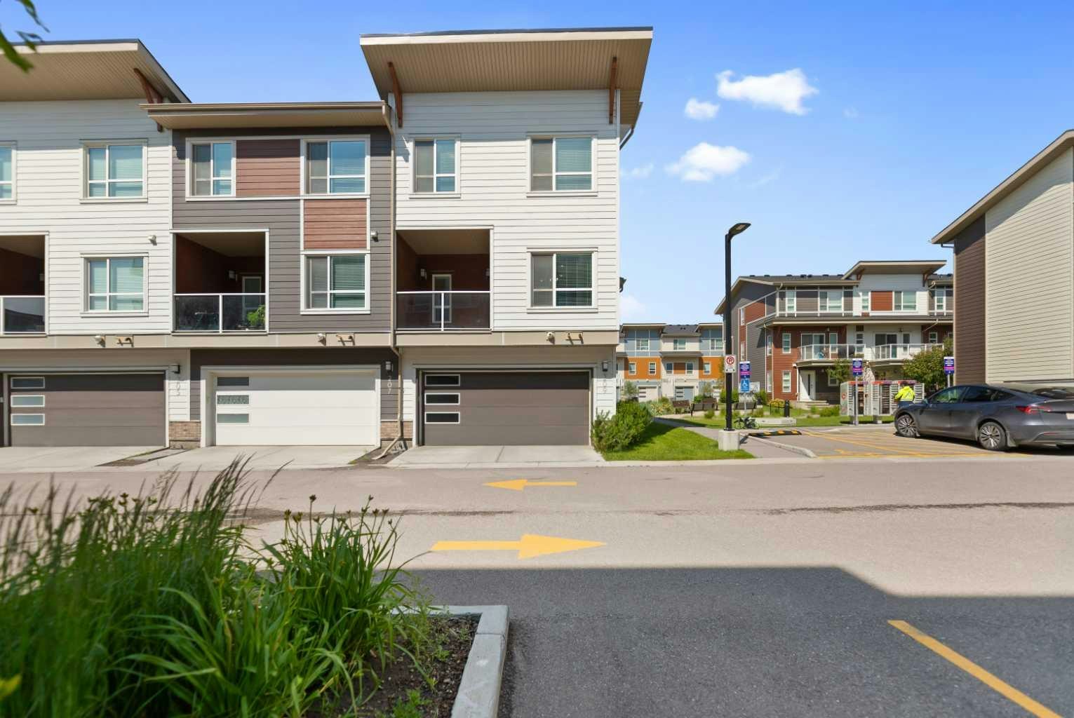 209 Harvest Hills Common NE, Calgary, AB, T3K 2M7