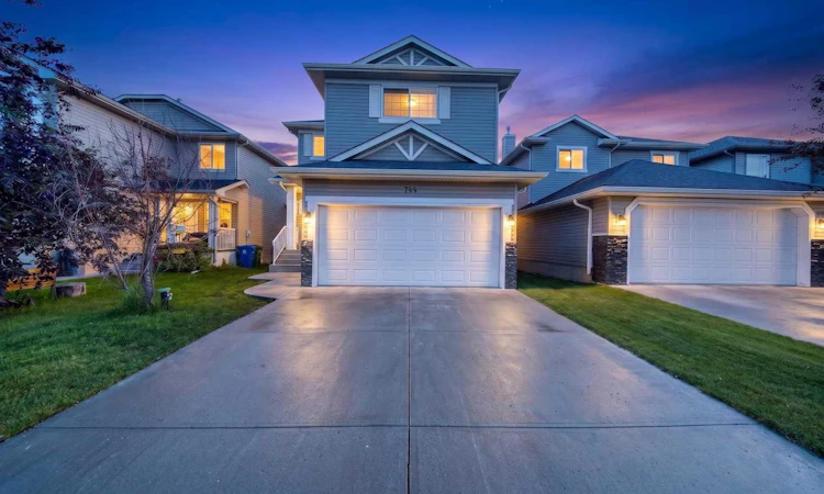 744 Luxstone Landing SW