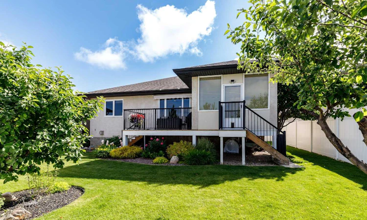 111 Adams Close