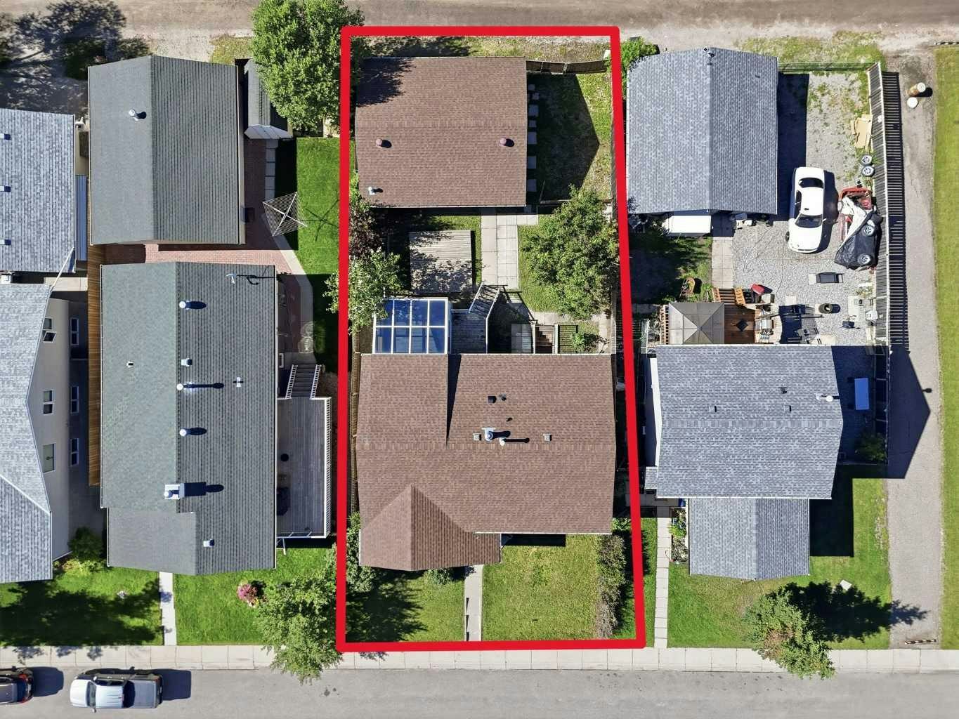 1018 10 Avenue SE, High River, AB, T1V 1L3