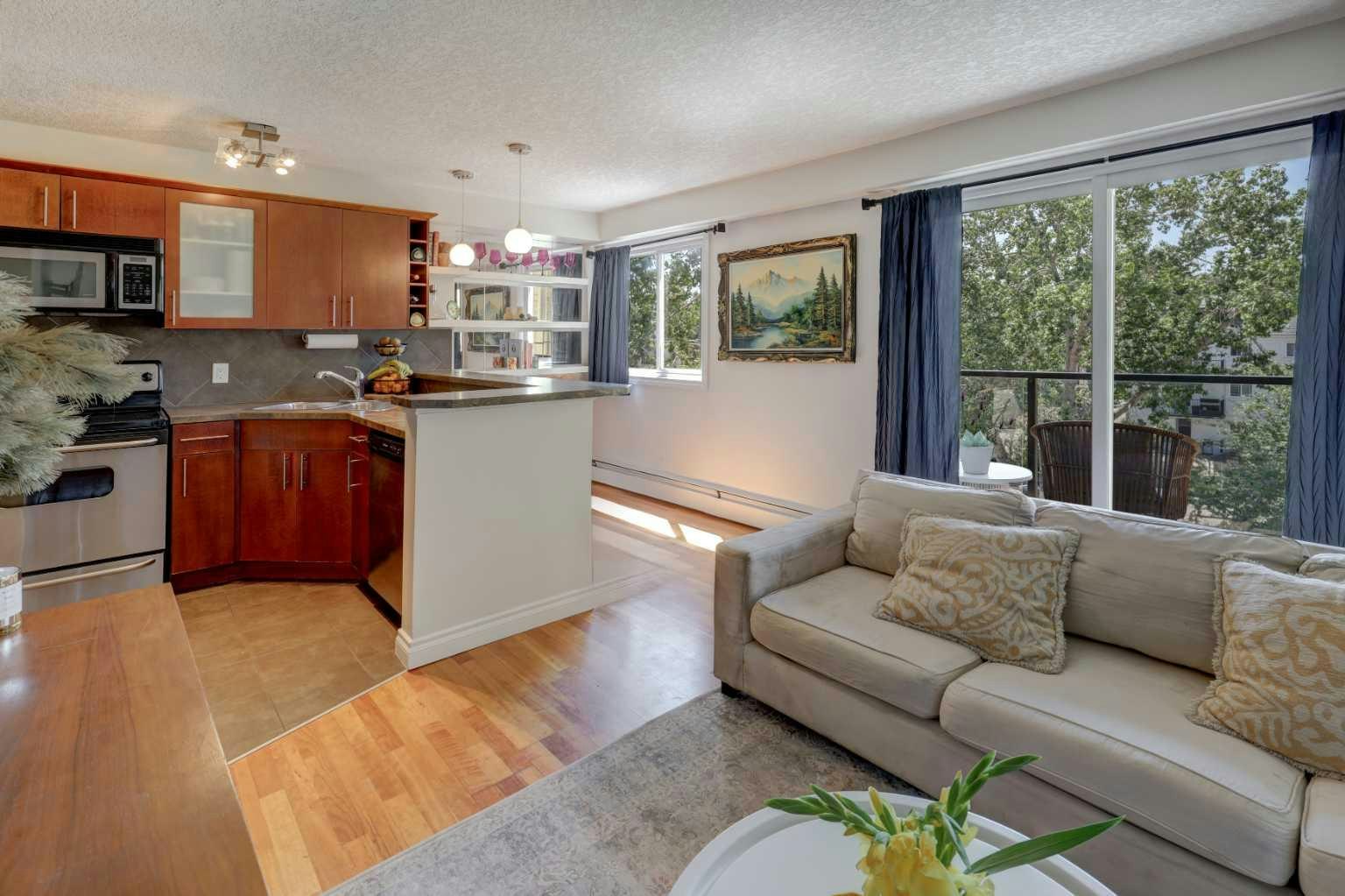302-2308 17b Street SW, Calgary, AB, T2T 4S8