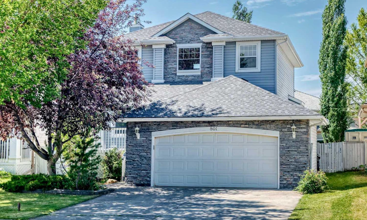 801 Panorama Hills Drive NW