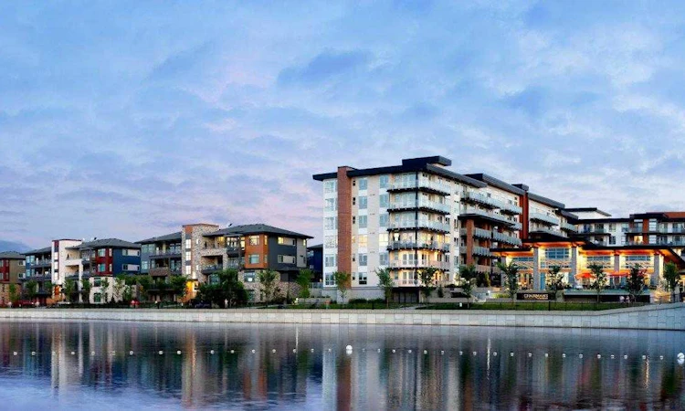 501-122 Mahogany Centre SE