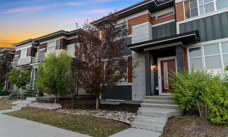 130 Skyview Circle NE