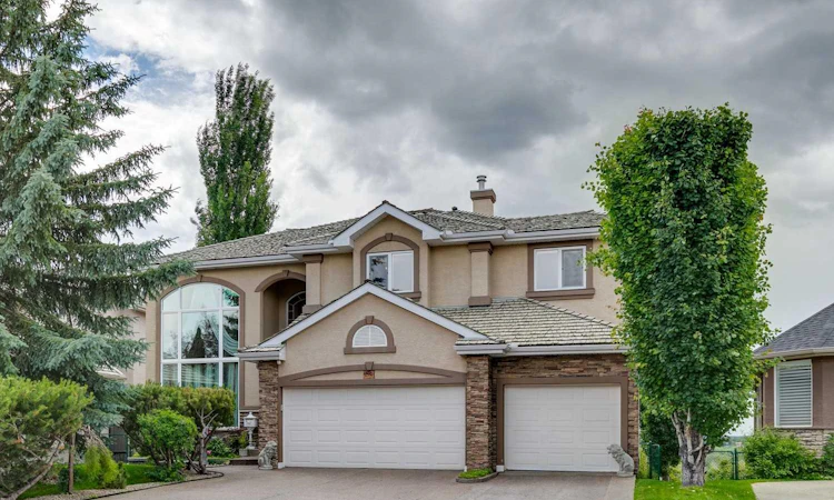 85 Mt Douglas Circle SE