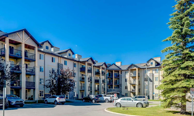 1319-8810 Royal Birch Boulevard NW