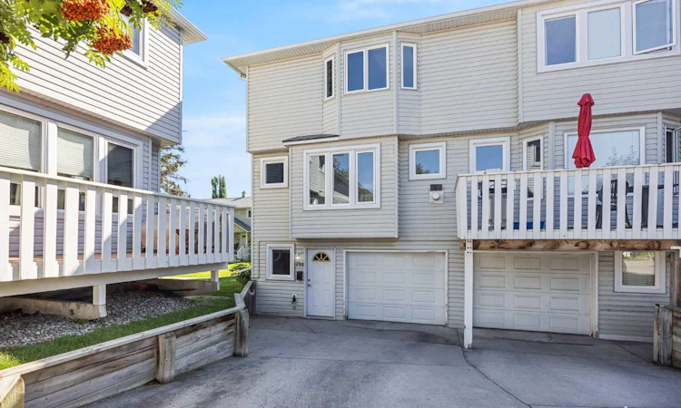 225 Killarney Glen Court SW